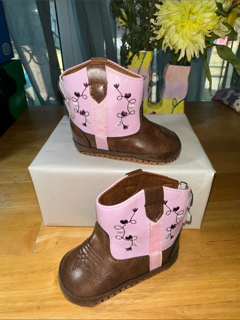 🤩Toddler Pink & Brown Floral Western Boots. 🎁3